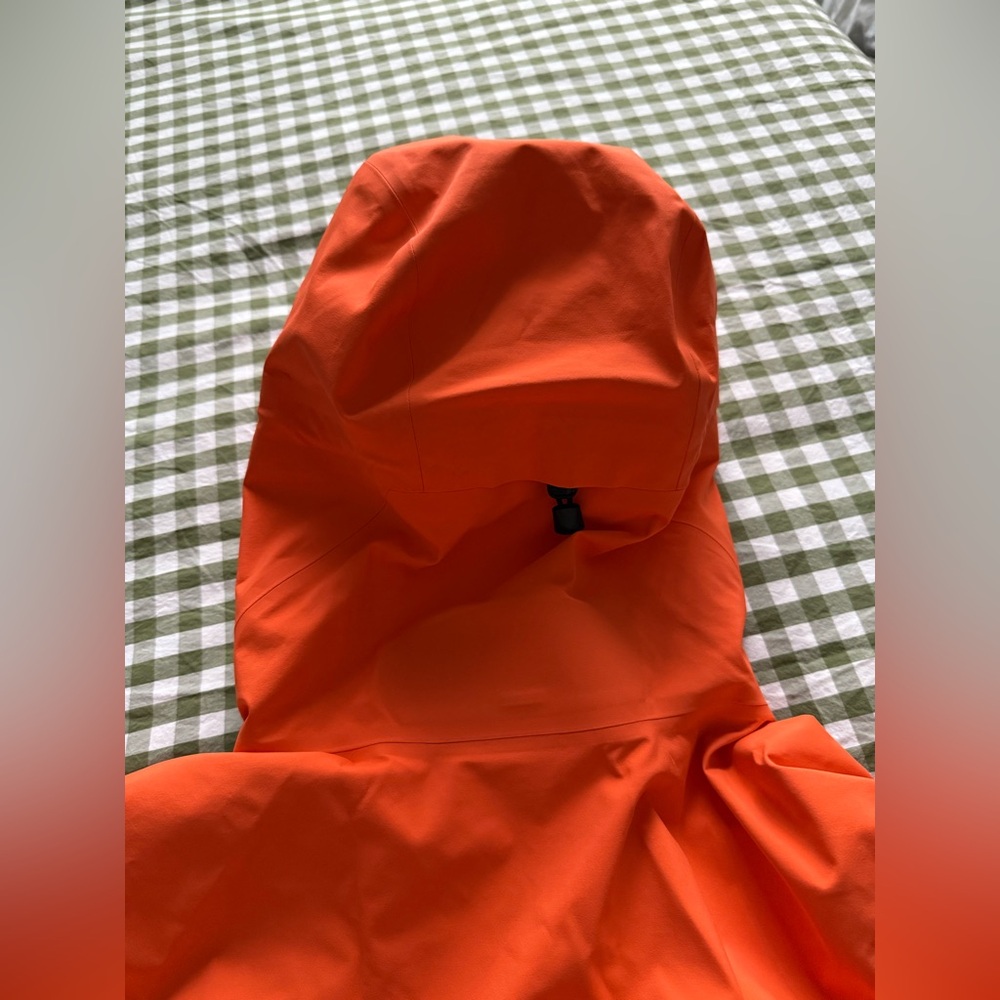 Arc’teryx Women’s Sentinel AR Gore-Tex Ski Shell — Medium - Picture 9 of 9